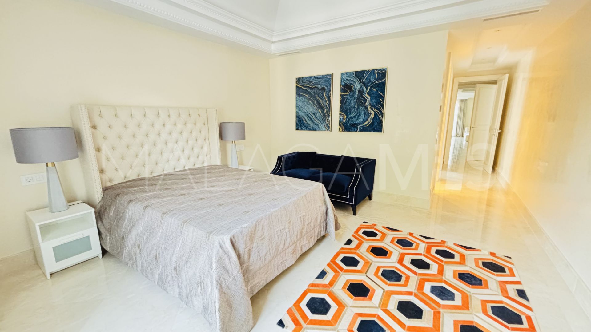 8 bedrooms Sierra Blanca villa for sale