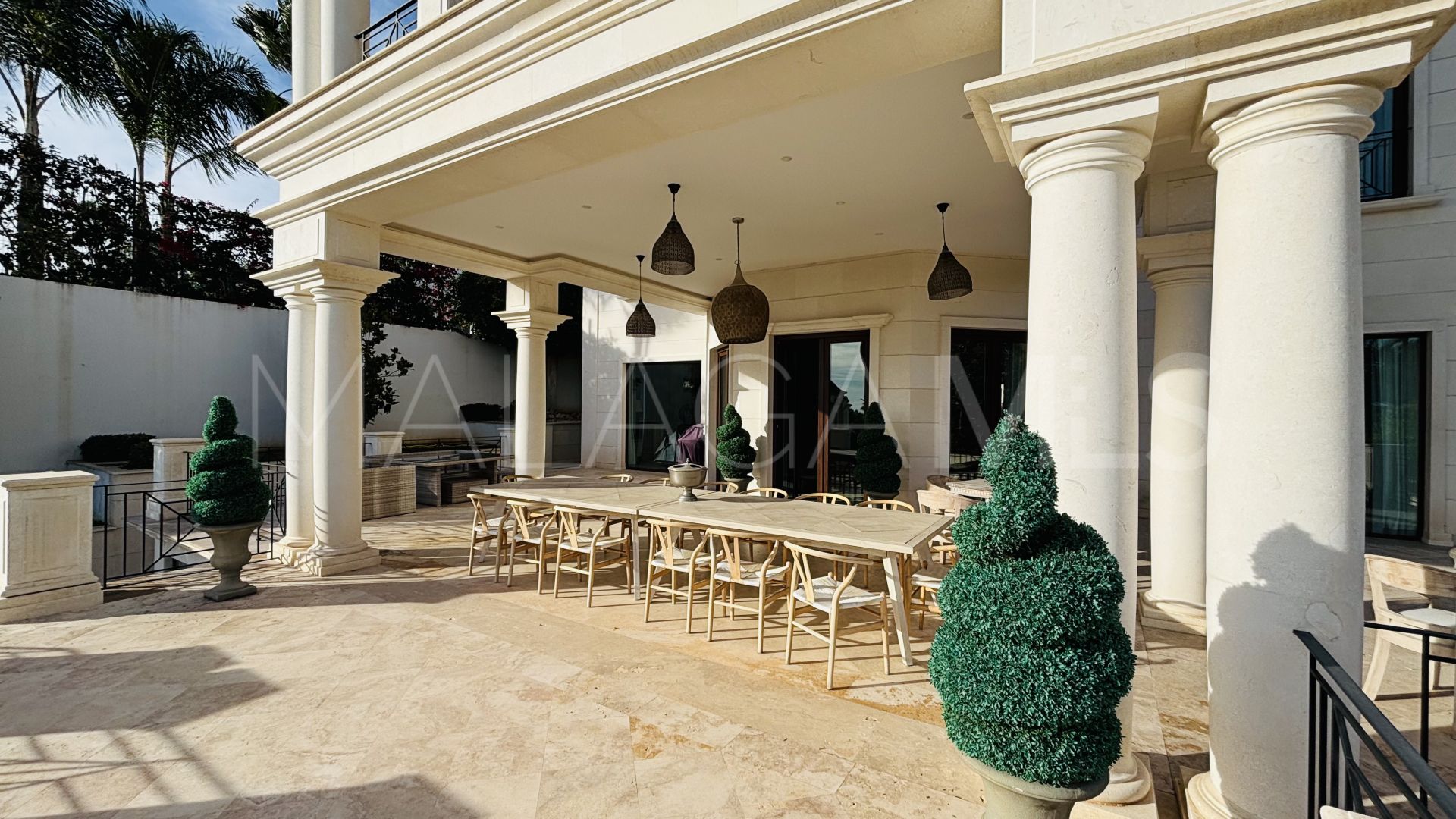 8 bedrooms Sierra Blanca villa for sale