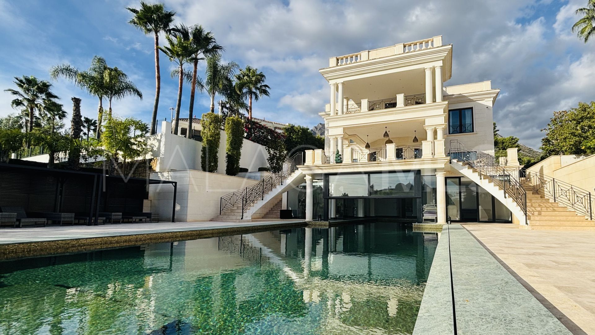 8 bedrooms Sierra Blanca villa for sale