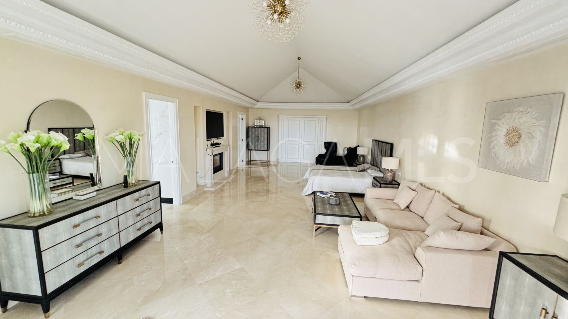 8 bedrooms Sierra Blanca villa for sale