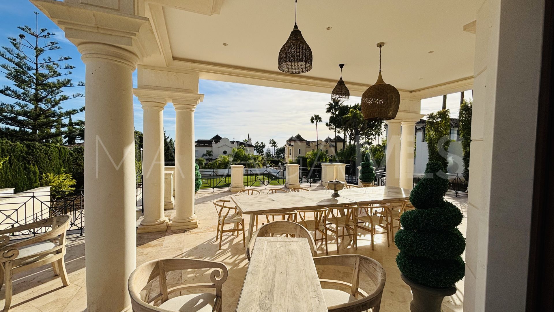 8 bedrooms Sierra Blanca villa for sale