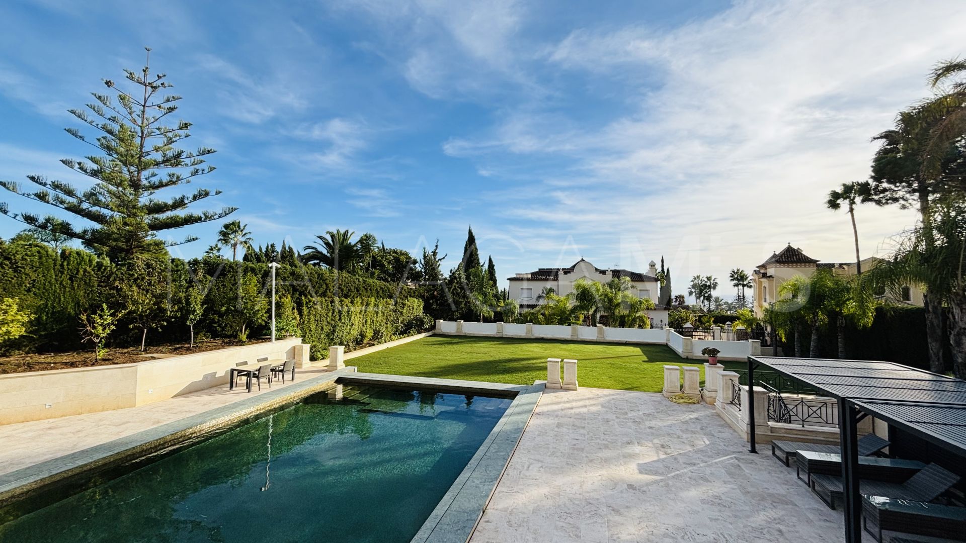 8 bedrooms Sierra Blanca villa for sale