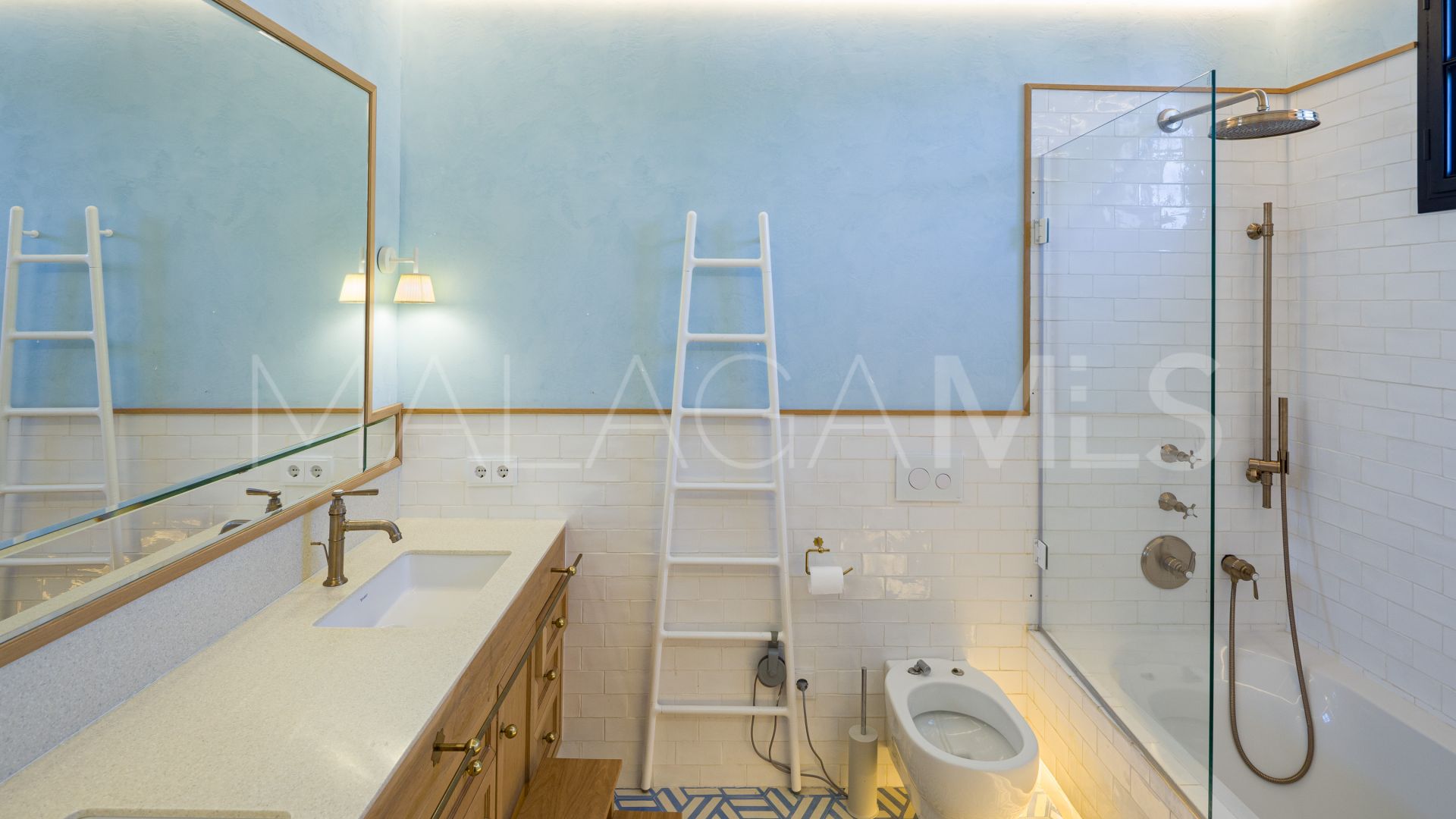 For sale villa with 5 bedrooms in Aloha