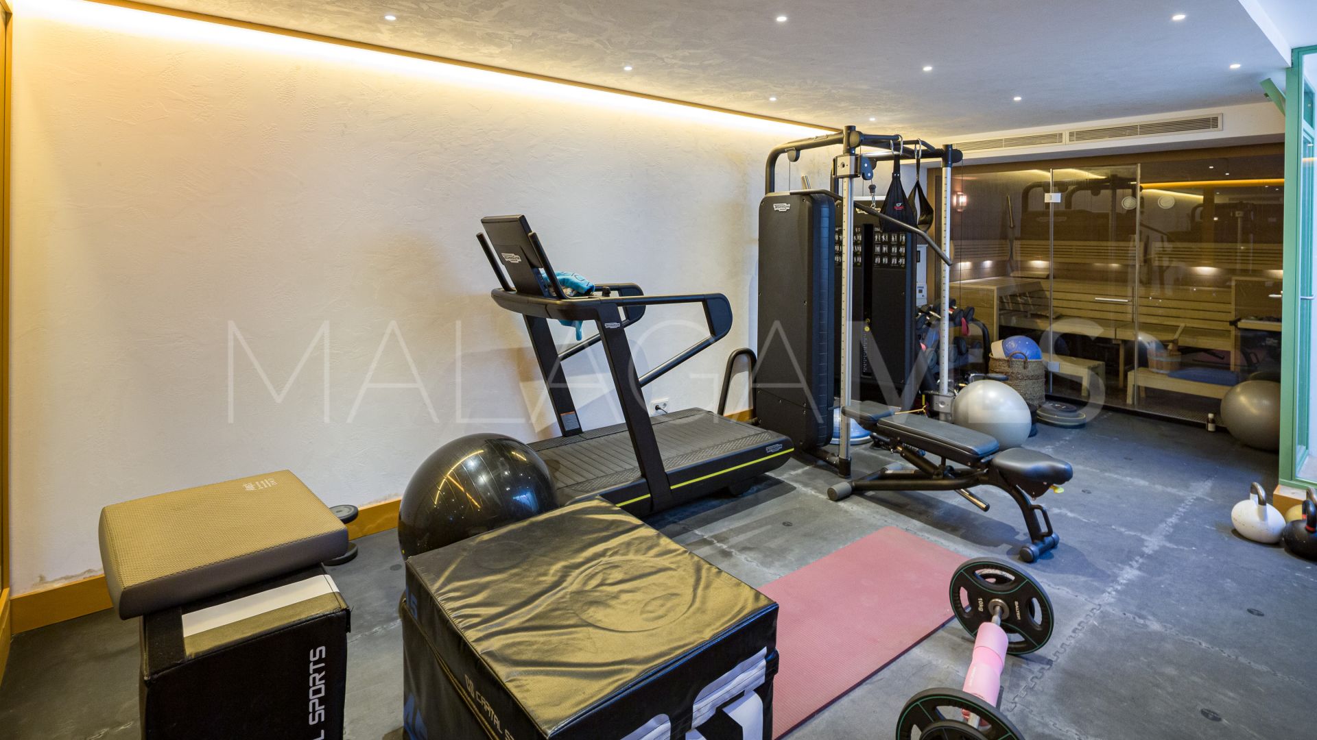 For sale villa with 5 bedrooms in Aloha