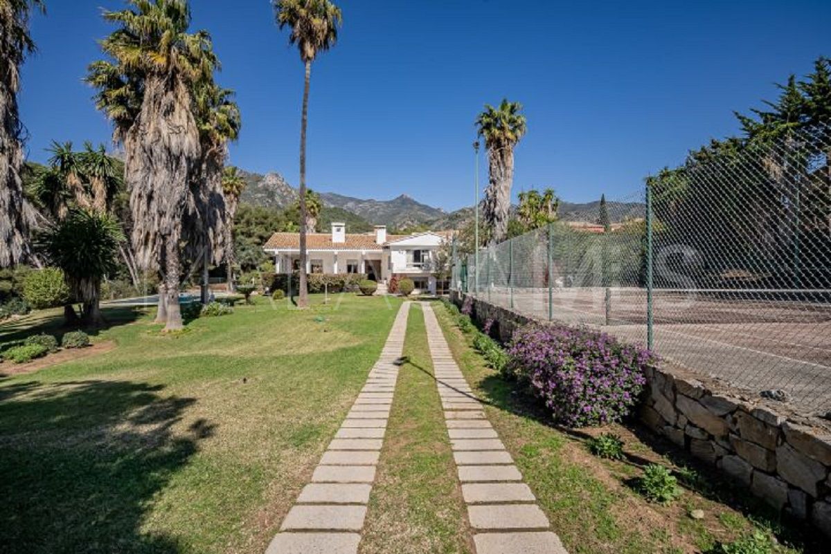 Buy Marbella City 7 bedrooms villa