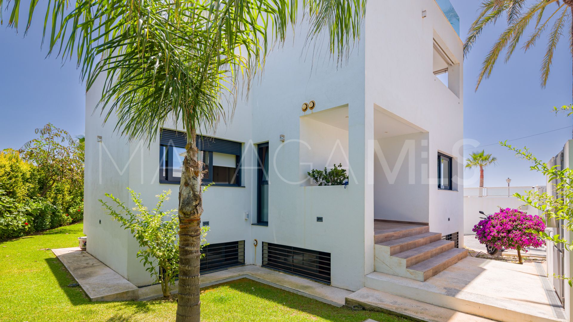 For sale villa in Marbella East