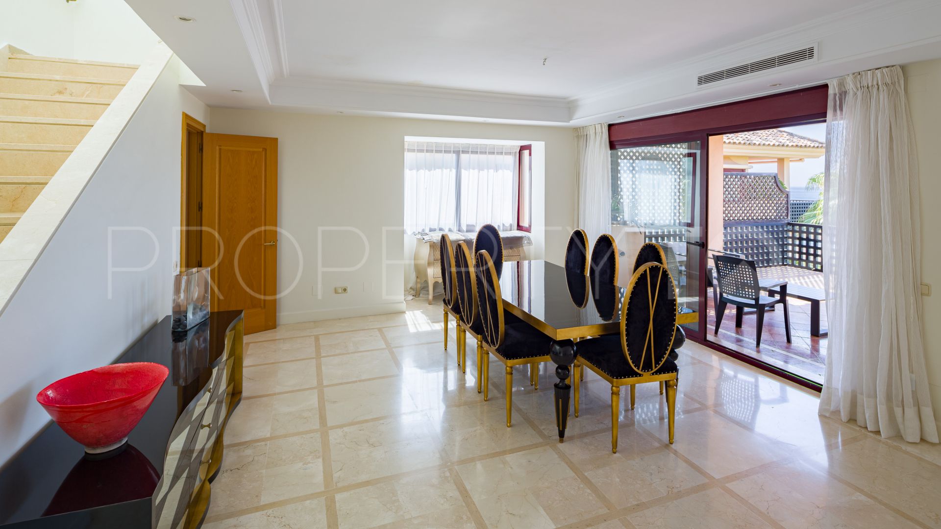 Duplex penthouse with 3 bedrooms for sale in New Golden Mile