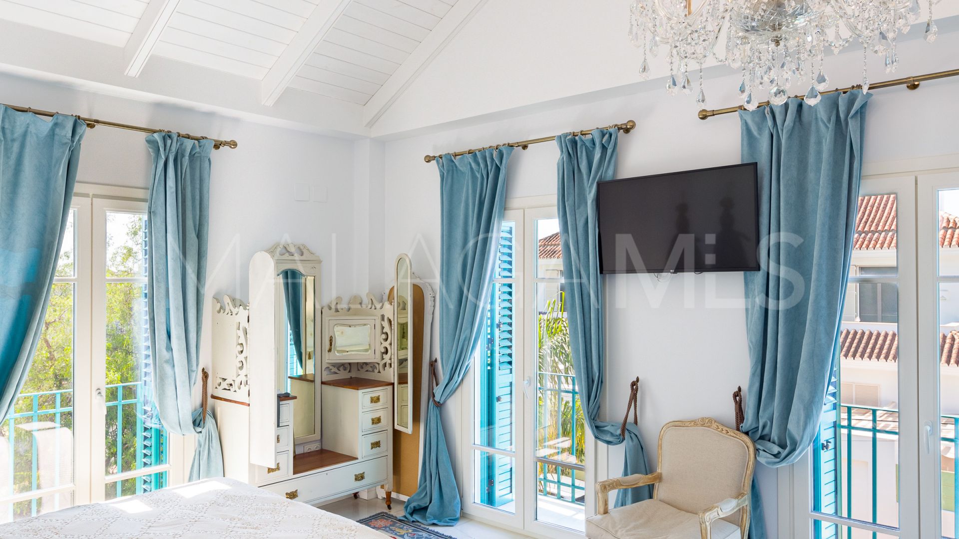 Villa with 13 bedrooms for sale in Marbella Centro