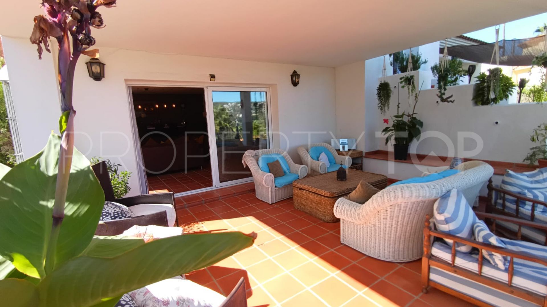 Zona F 5 bedrooms villa for sale