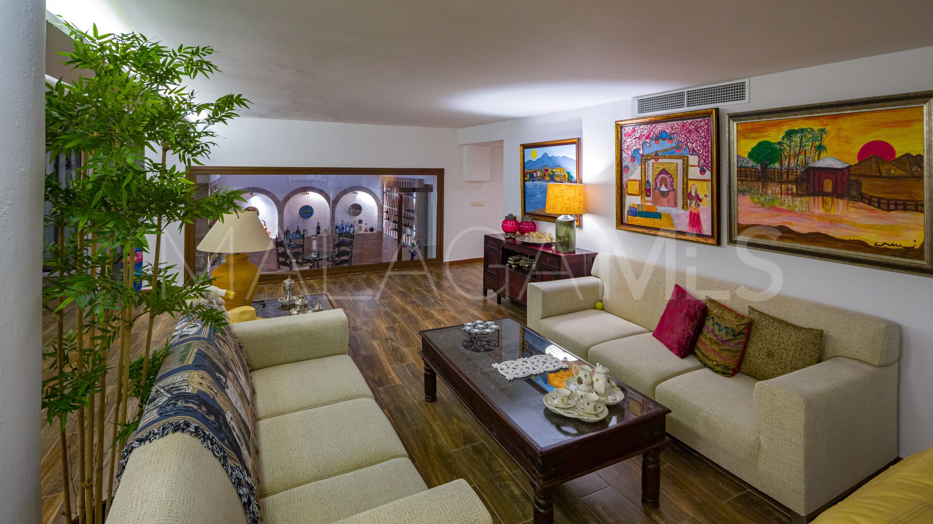 For sale ground floor duplex with 6 bedrooms in Marbella - Puerto Banus