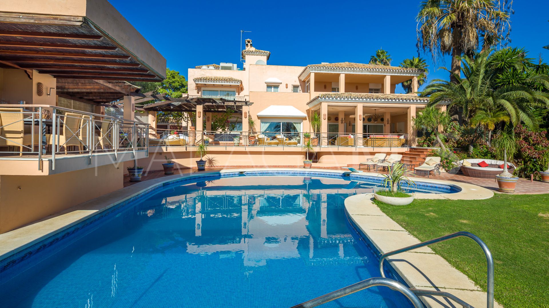 Villa for sale in El Velerin