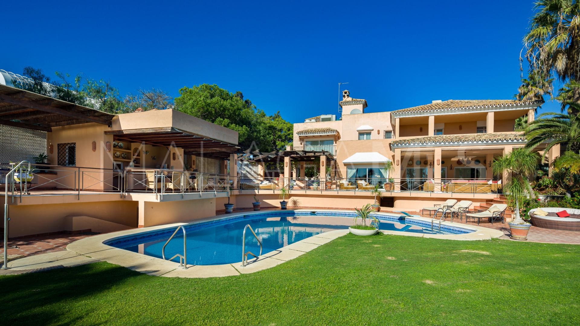 Villa for sale in El Velerin