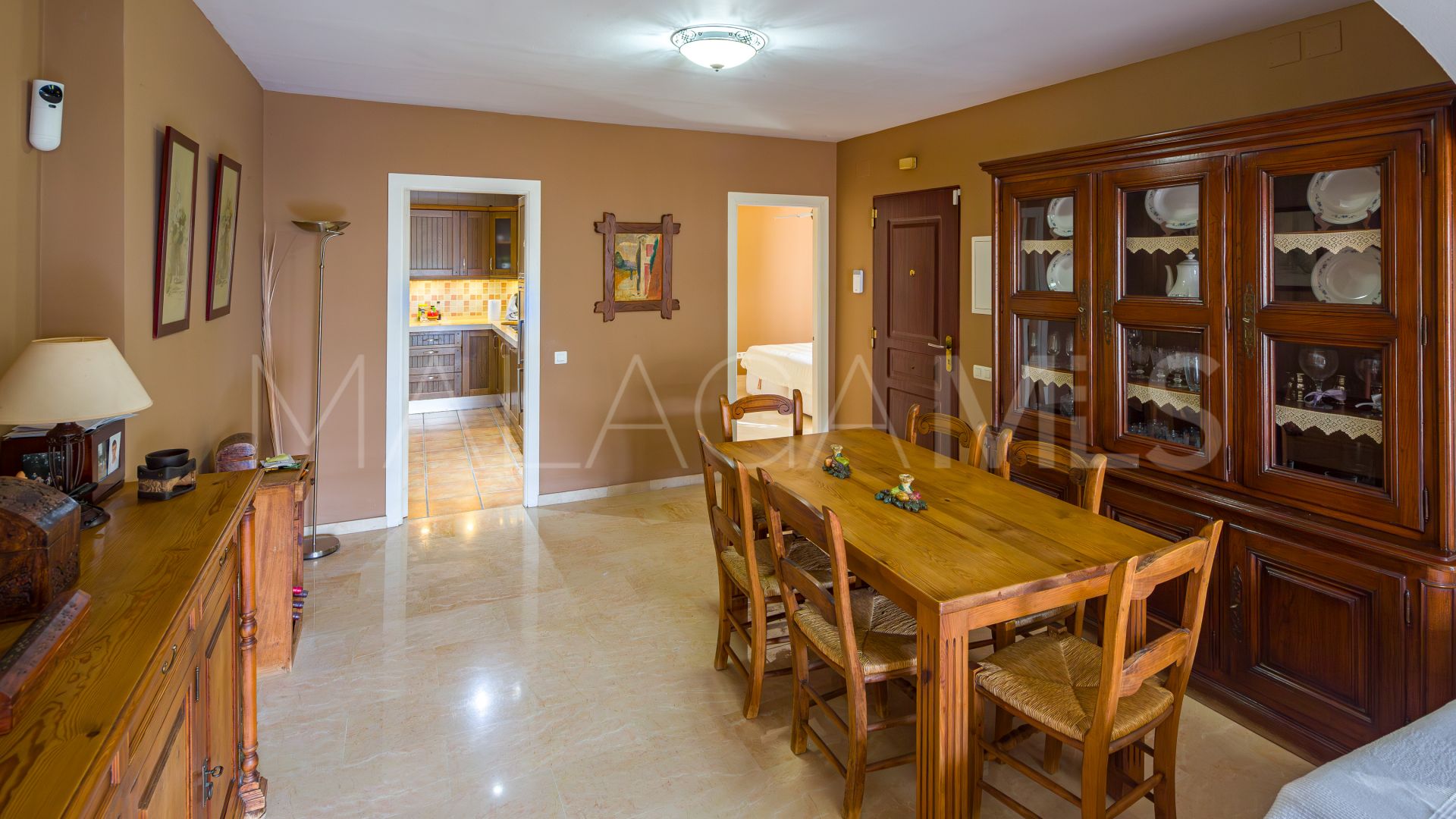 Nueva Andalucia, apartamento planta baja de 3 bedrooms for sale