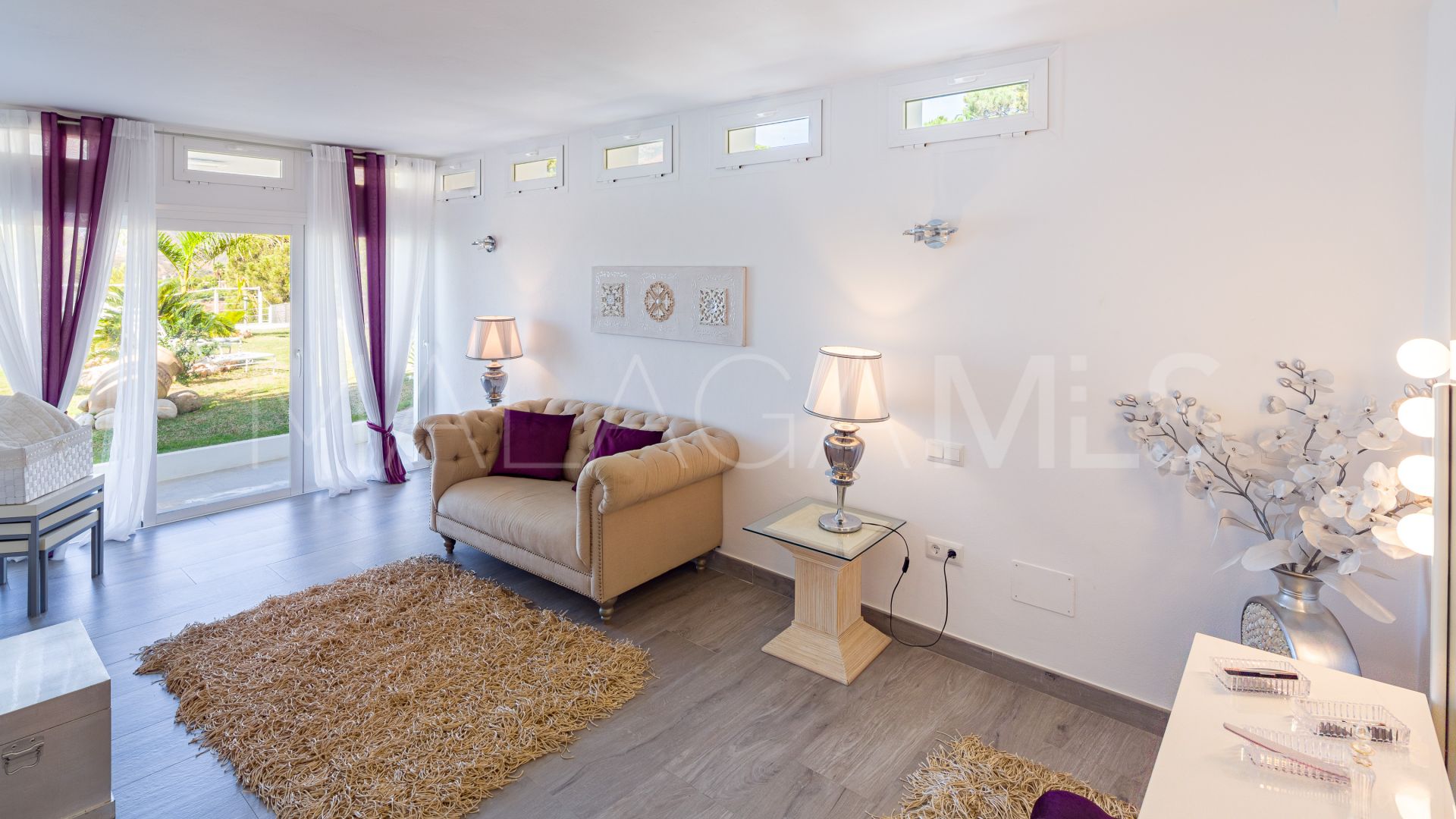 Villa for sale in Estepona