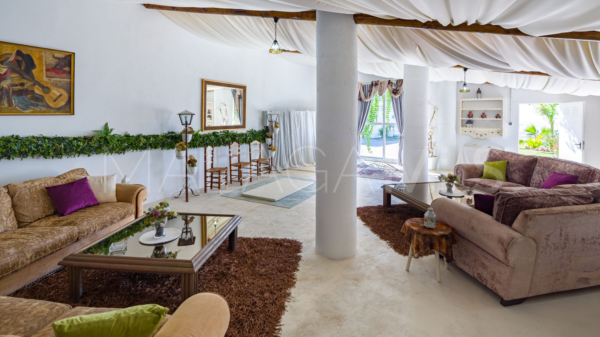 Villa for sale in Estepona