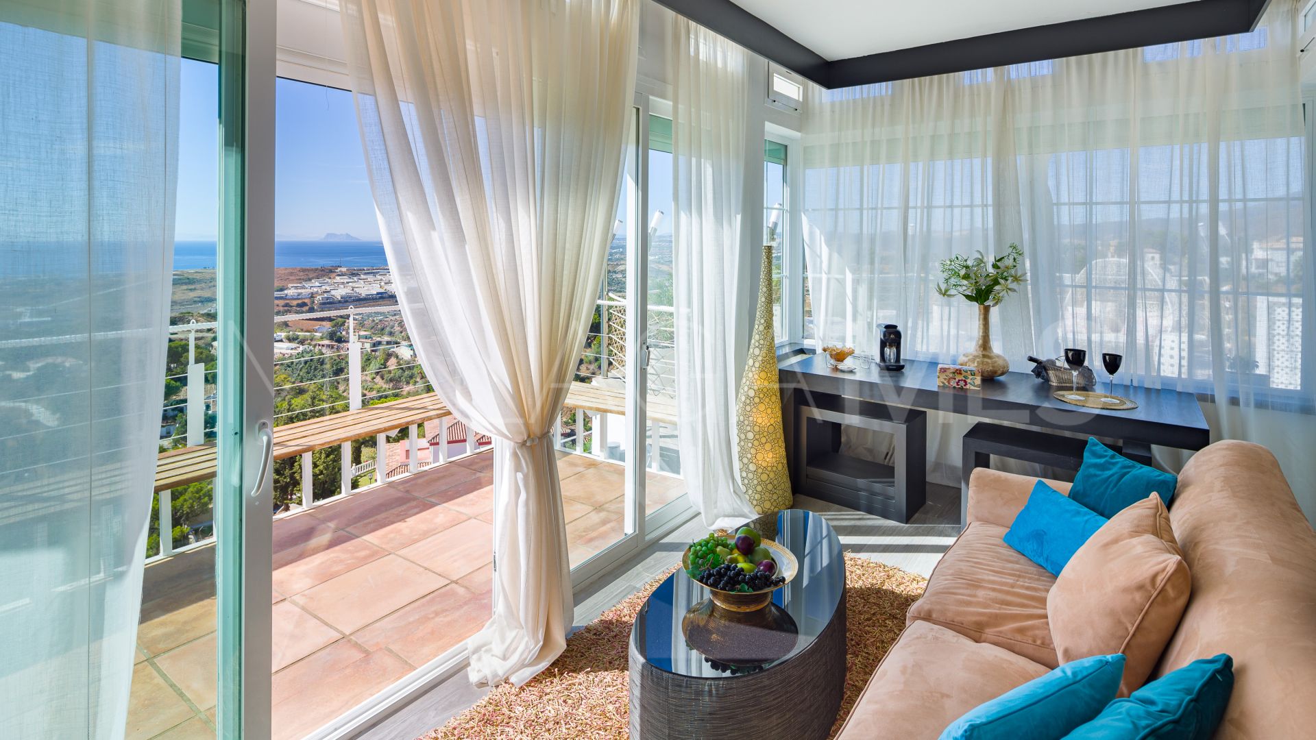 Villa for sale in Estepona