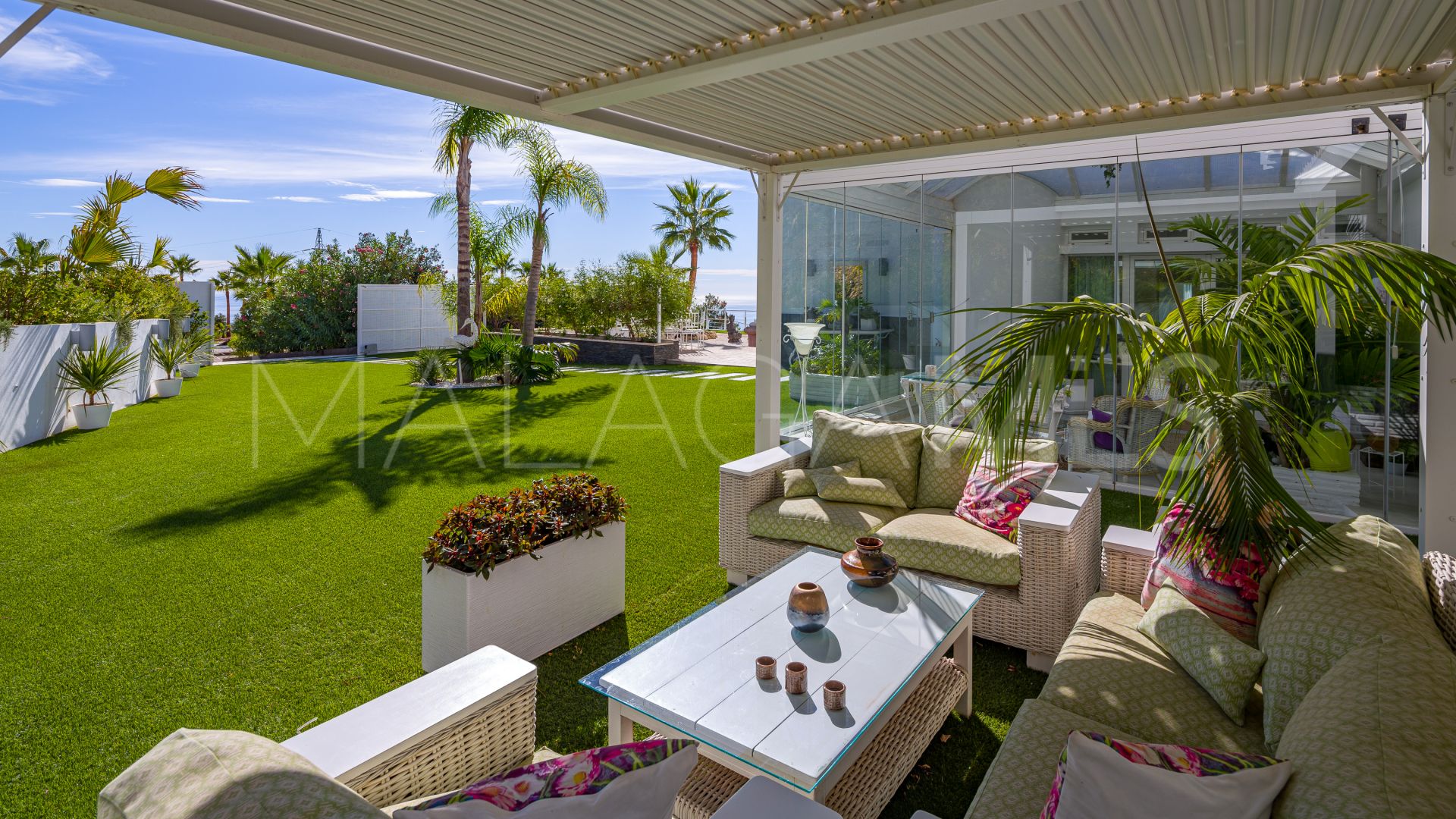 Villa for sale in Estepona