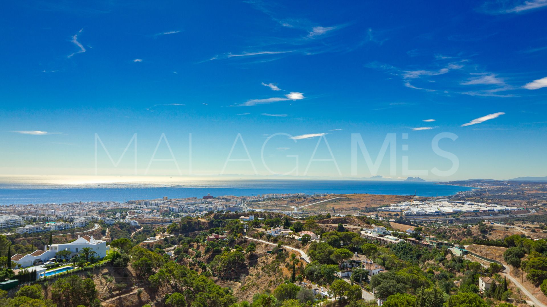 Villa for sale in Estepona