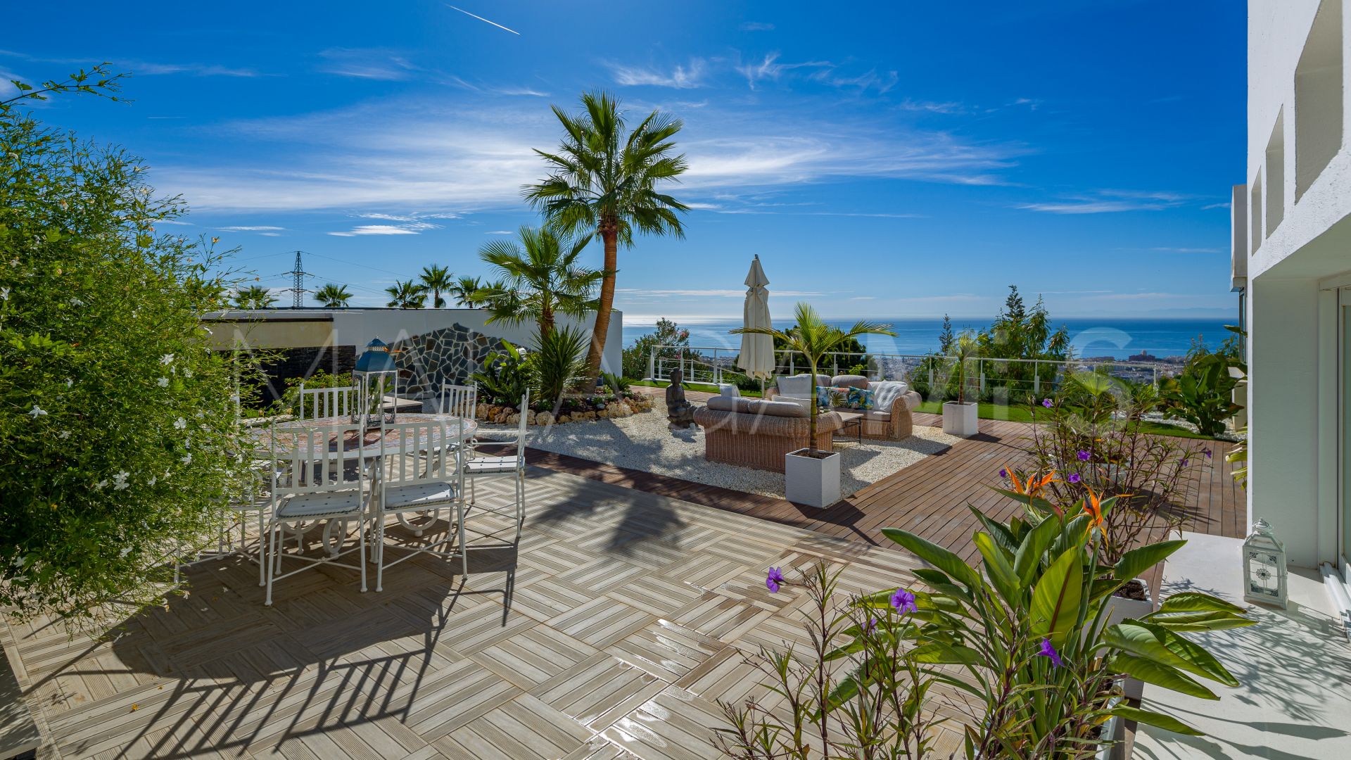 Villa for sale in Estepona