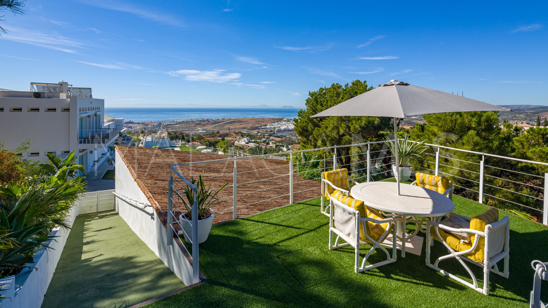 Villa for sale in Estepona