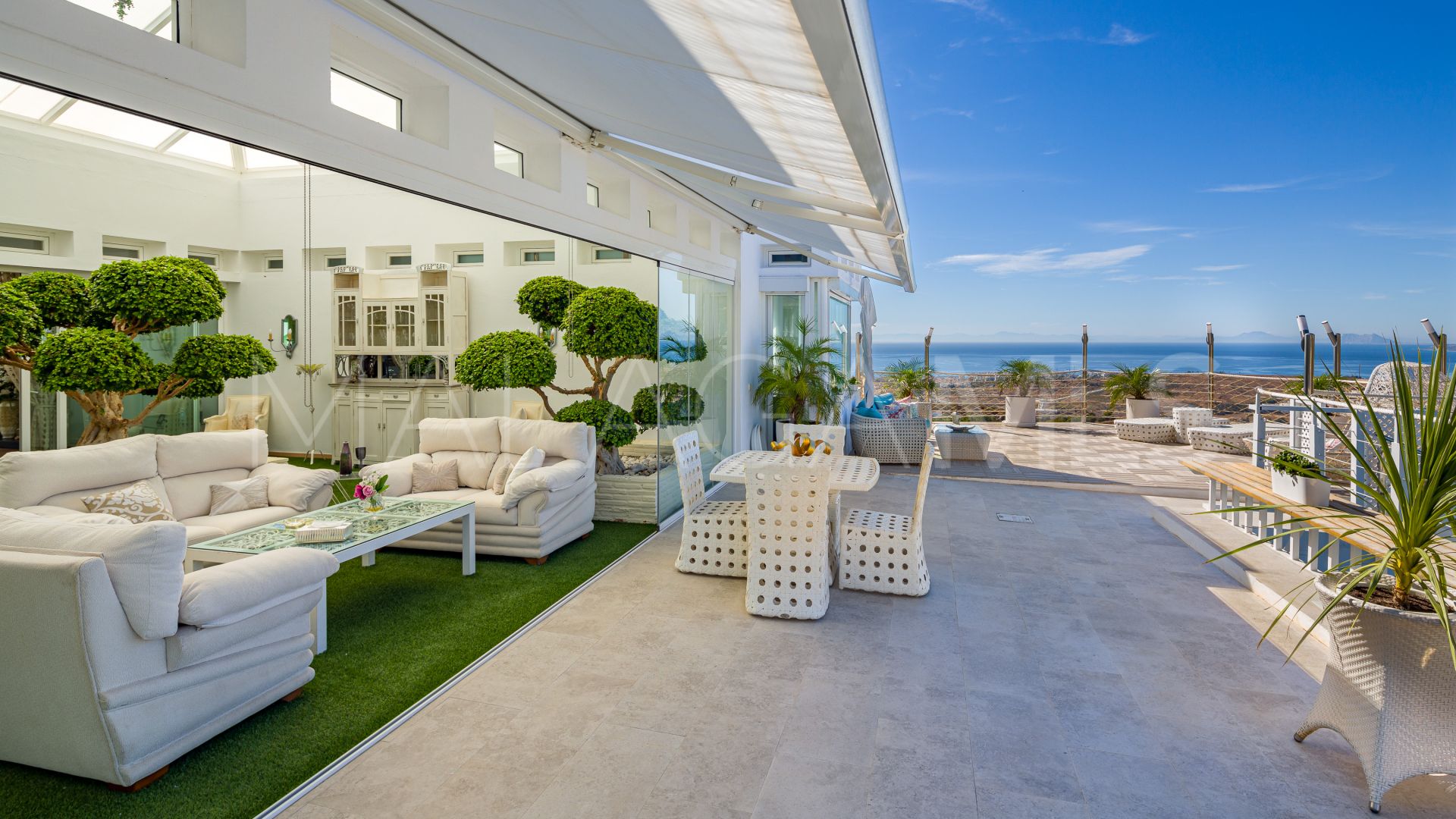 Villa for sale in Estepona