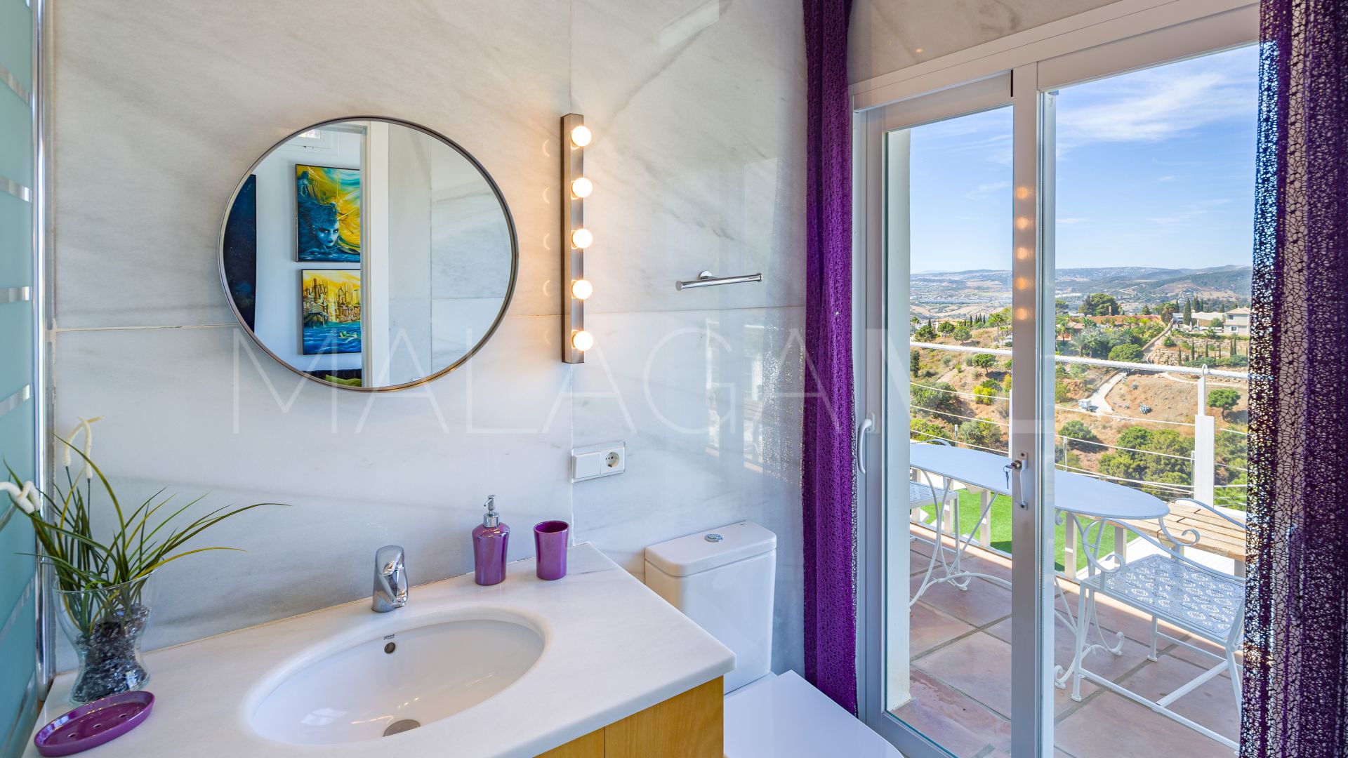 Villa for sale in Estepona