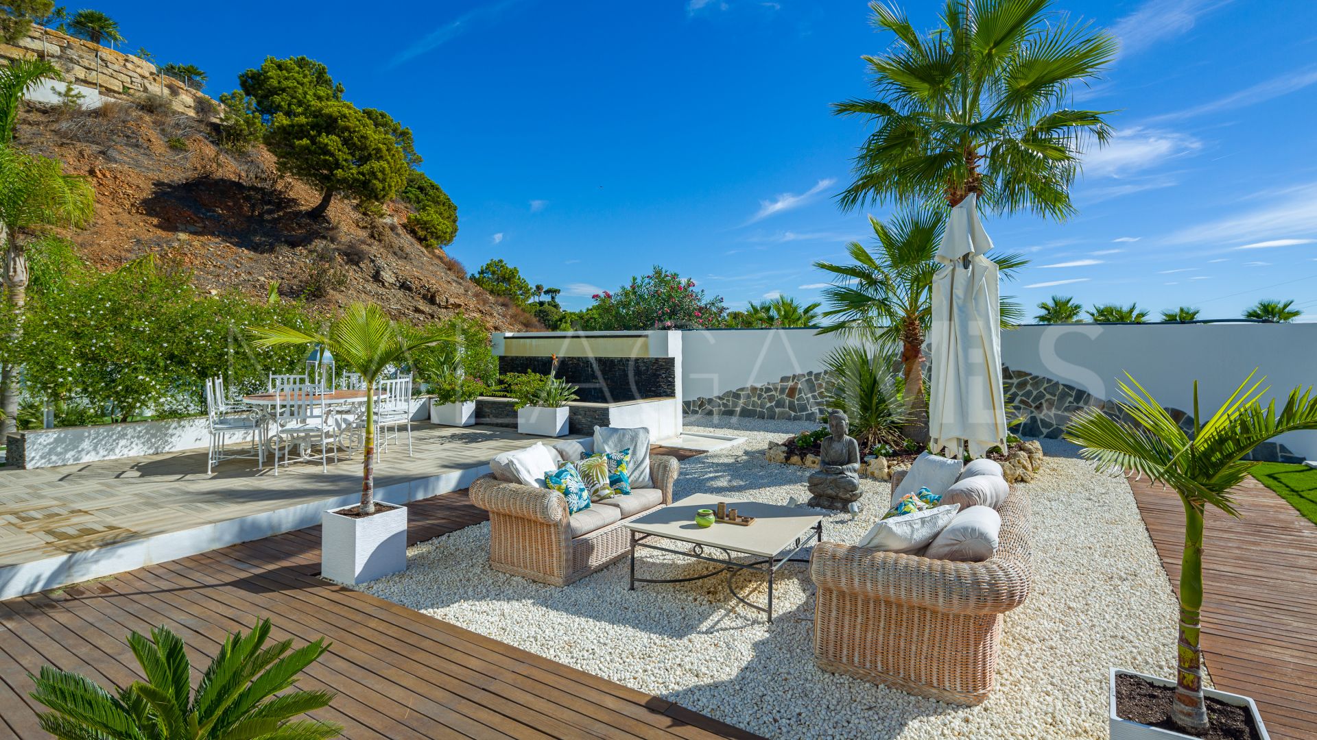 Villa for sale in Estepona