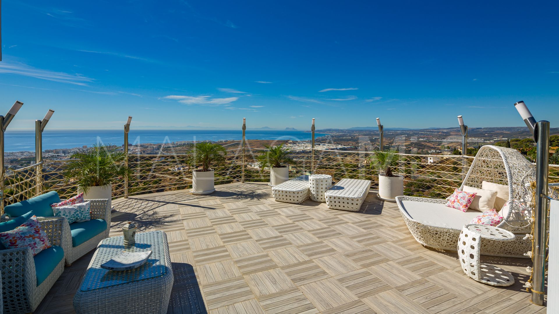 Villa for sale in Estepona