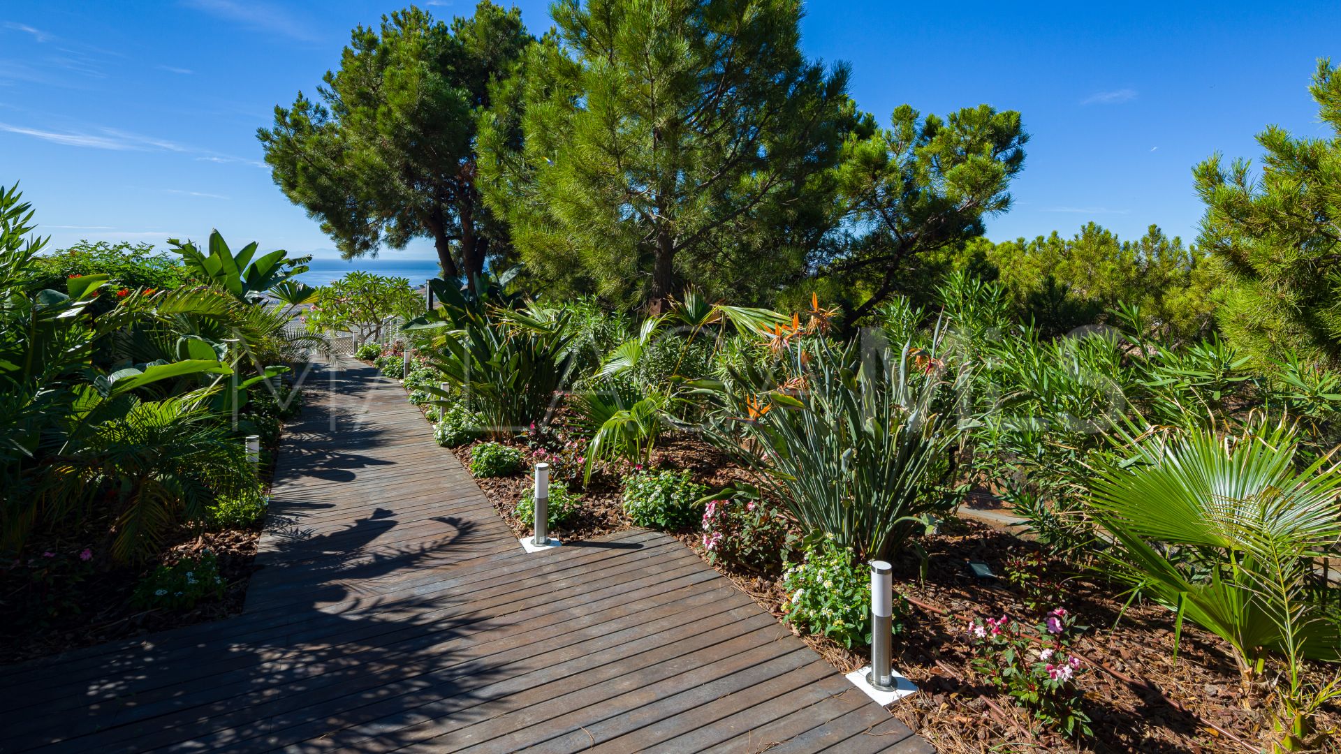 Villa for sale in Estepona