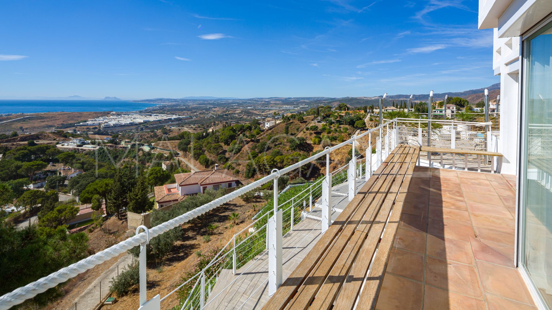 Villa for sale in Estepona