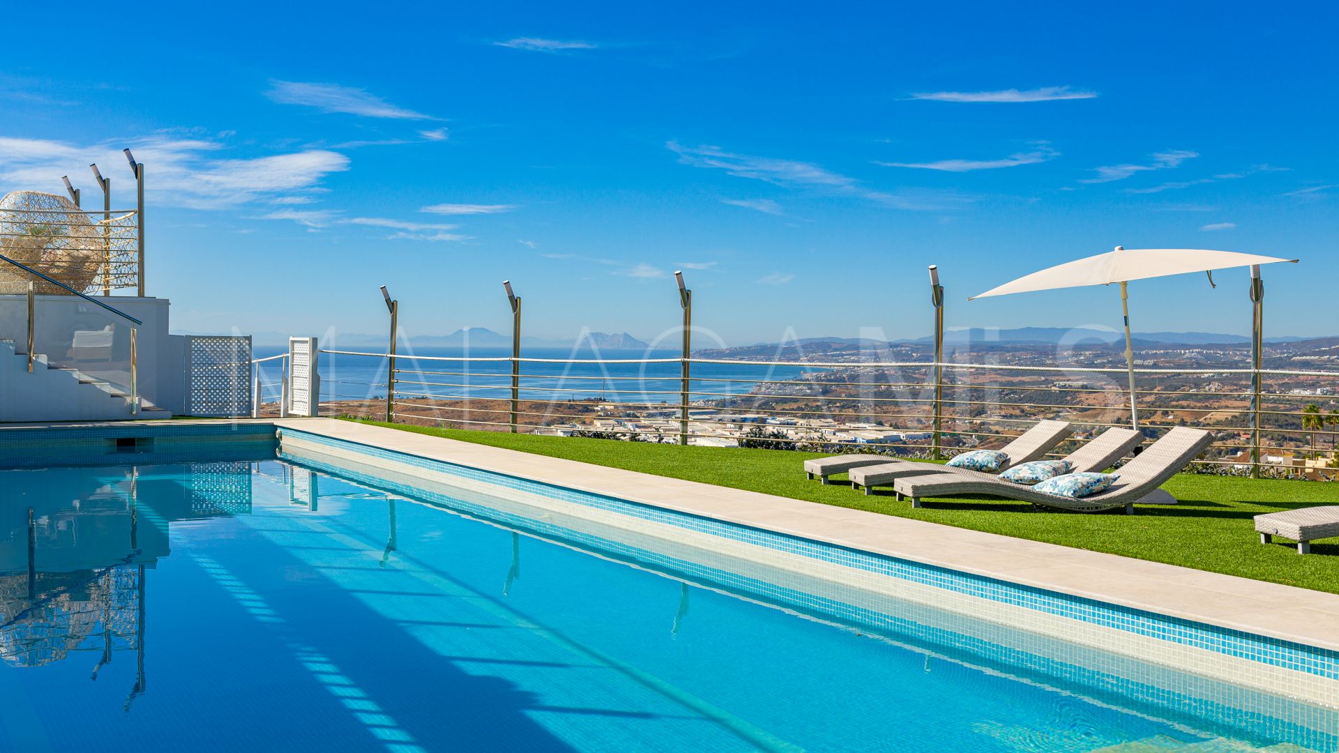 Villa for sale in Estepona