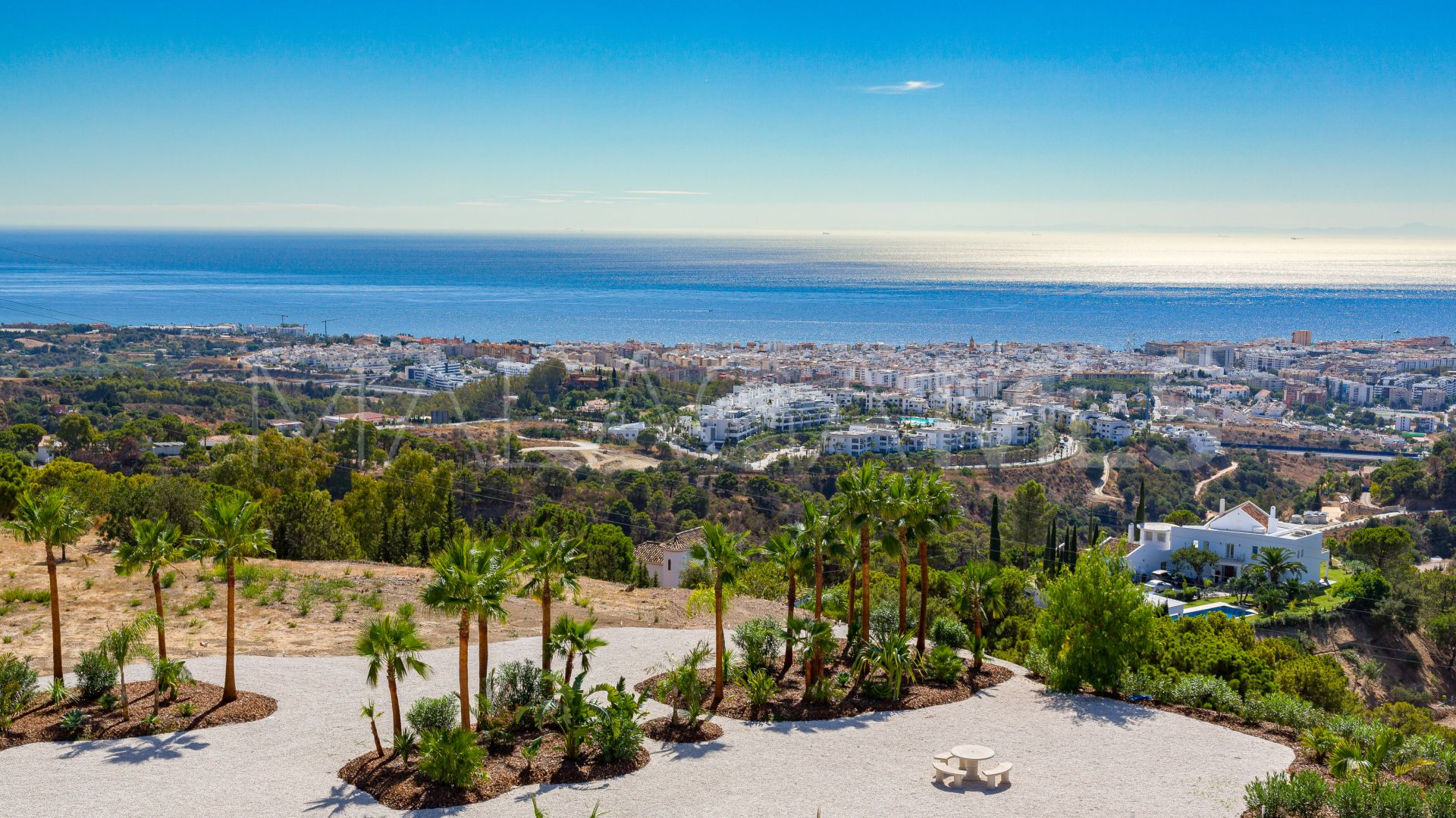 Villa for sale in Estepona