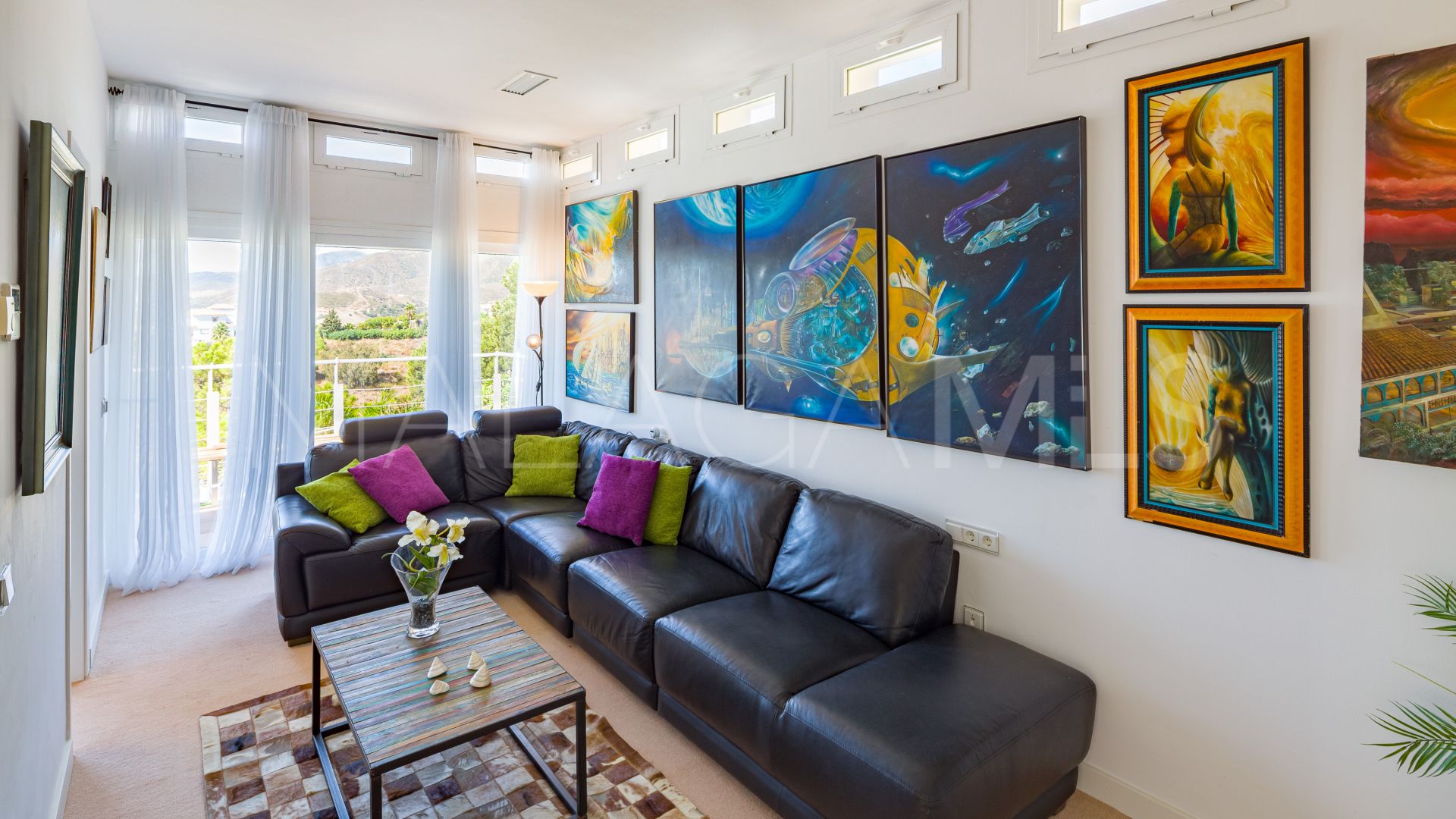 Villa for sale in Estepona