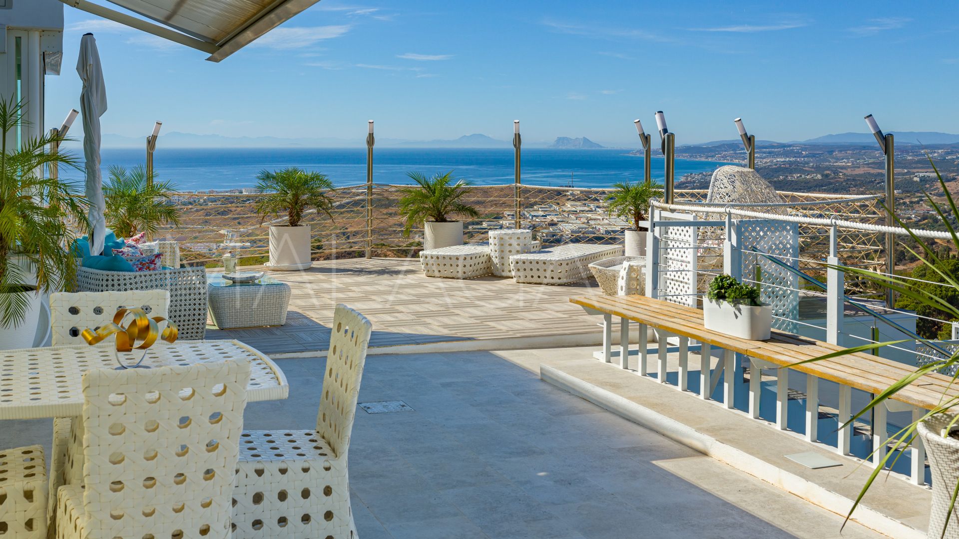 Villa for sale in Estepona