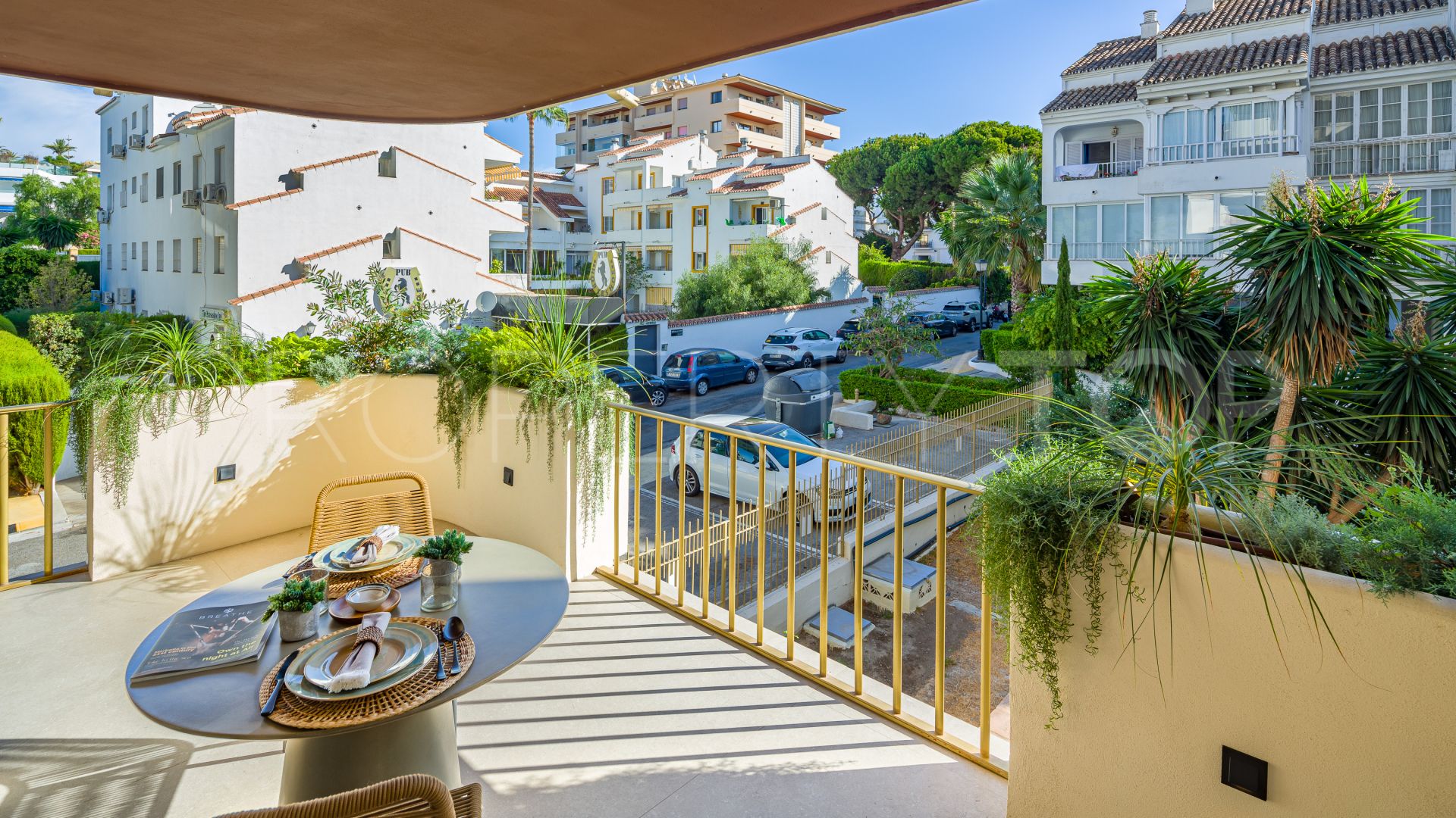 Nueva Andalucia 2 bedrooms apartment for sale