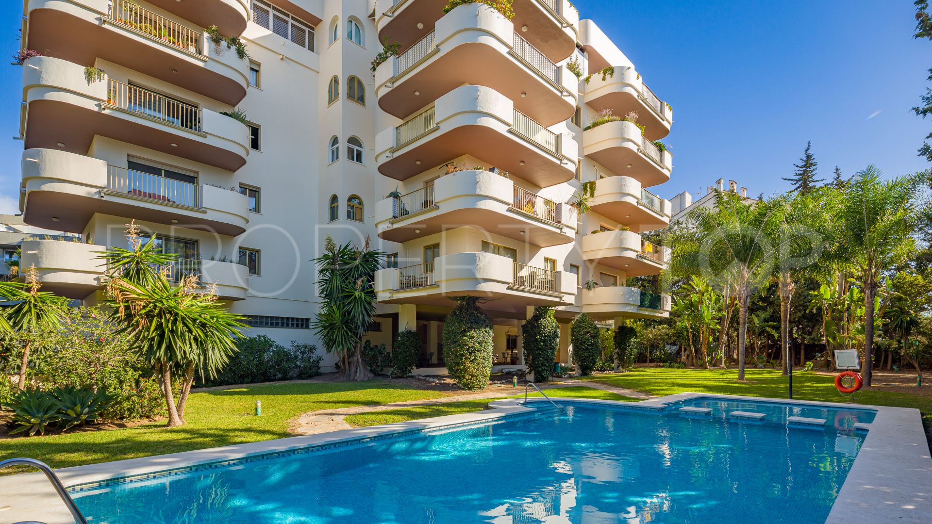 Nueva Andalucia 2 bedrooms apartment for sale