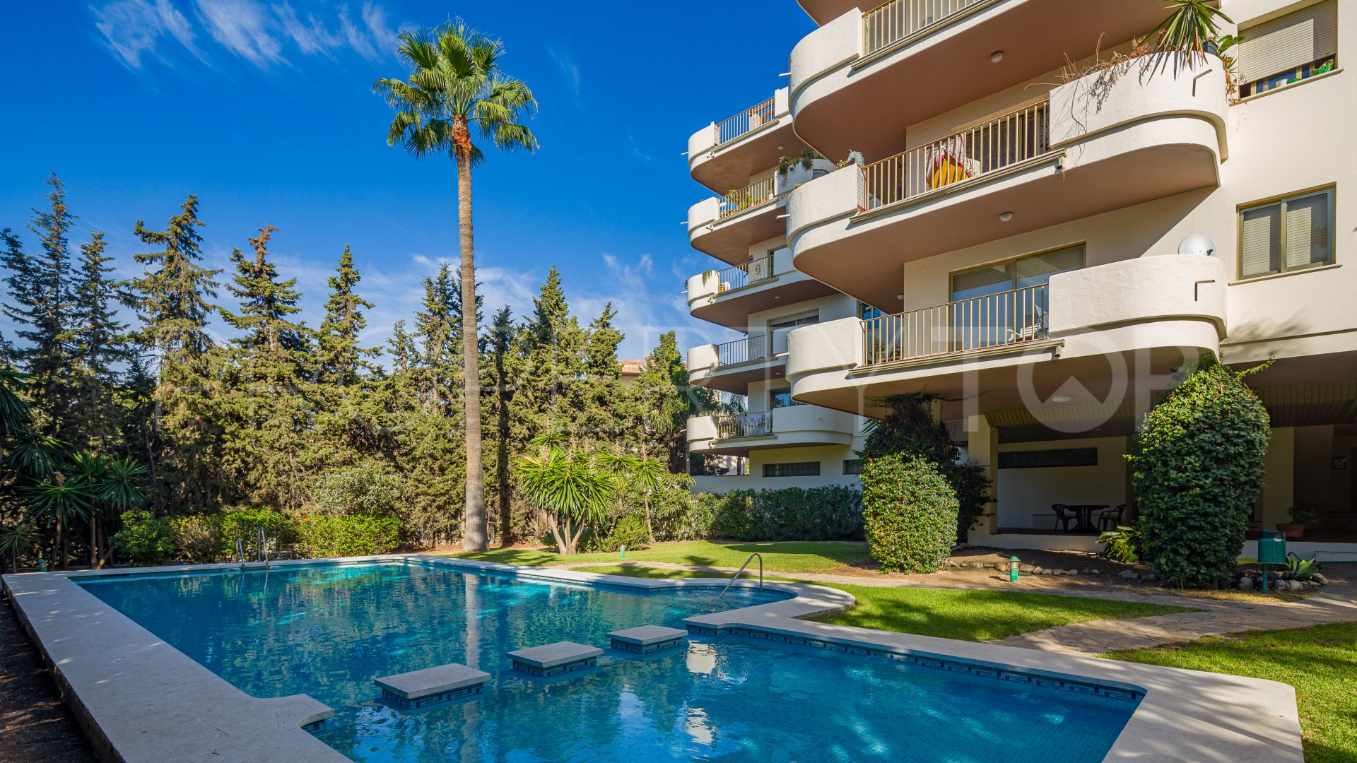 Nueva Andalucia, apartamento en venta con 2 dormitorios