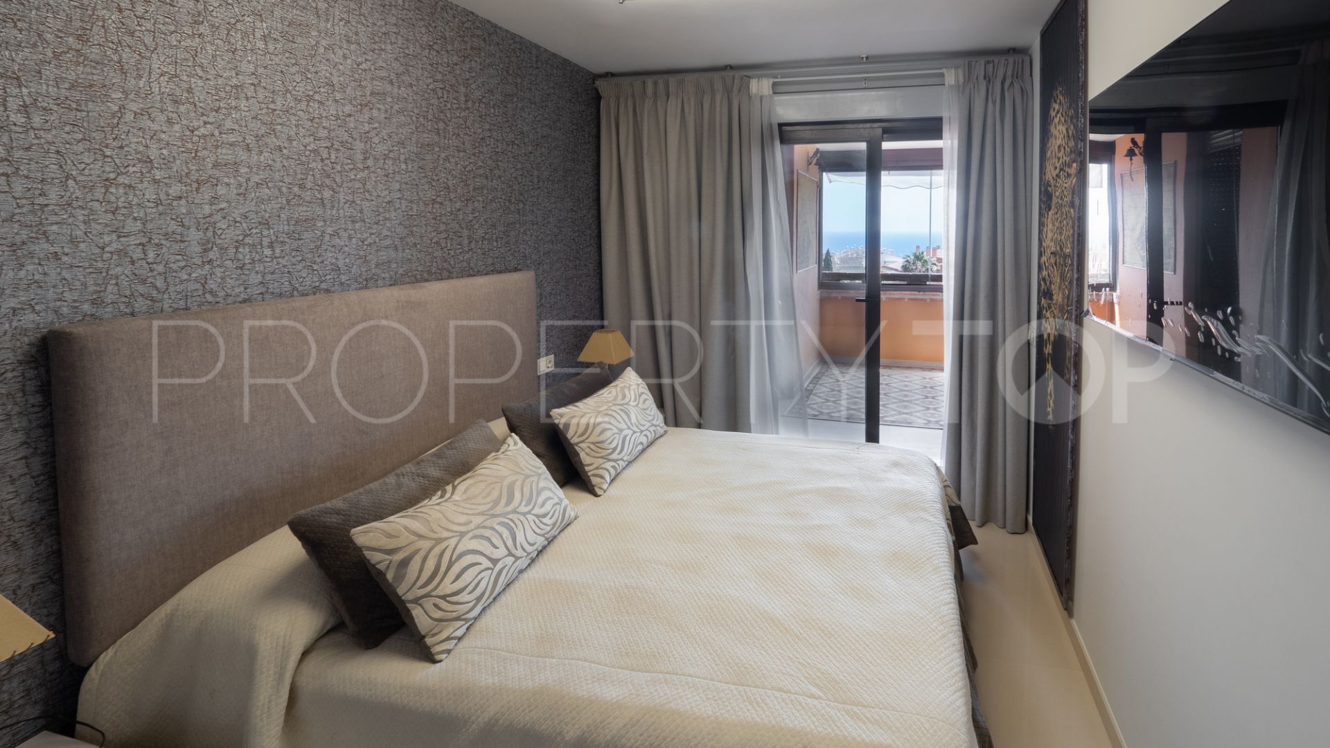 For sale Marbella Golden Mile apartment