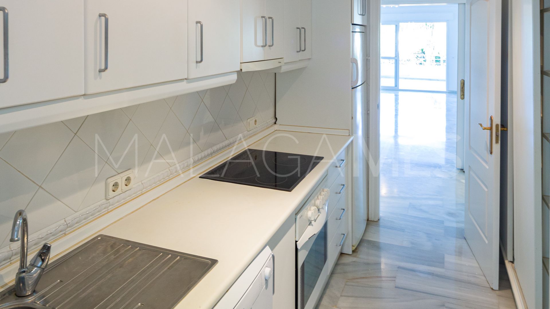 Apartamento a la venta in Guadalmina Baja