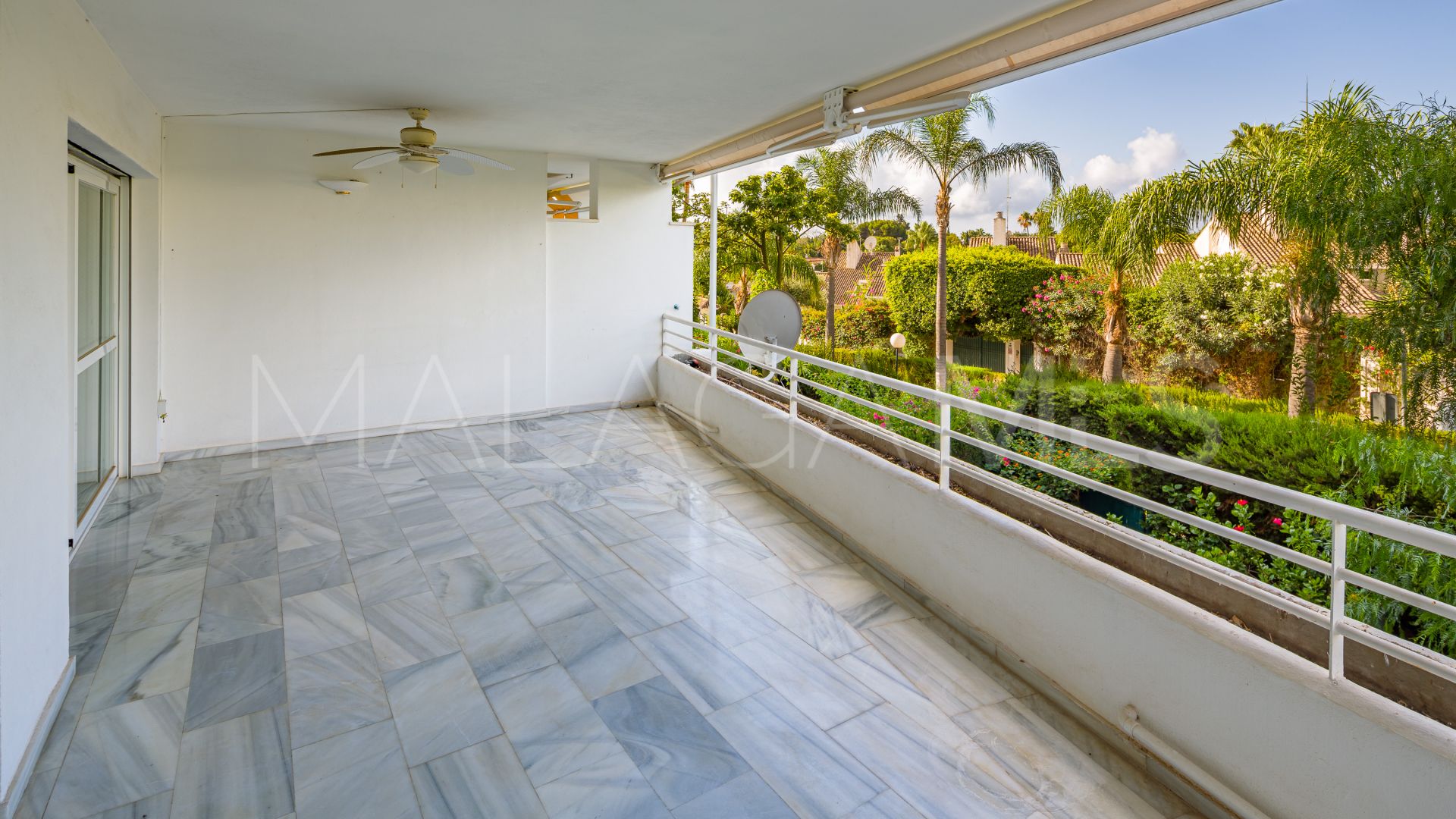 For sale apartment in Guadalmina Baja