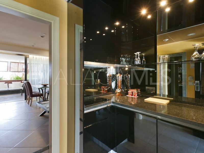 Zweistöckiges penthouse for sale in Guadalpin Banus