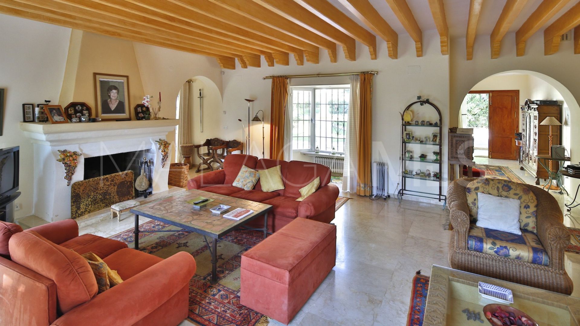 Villa for sale in Guadalmina Baja