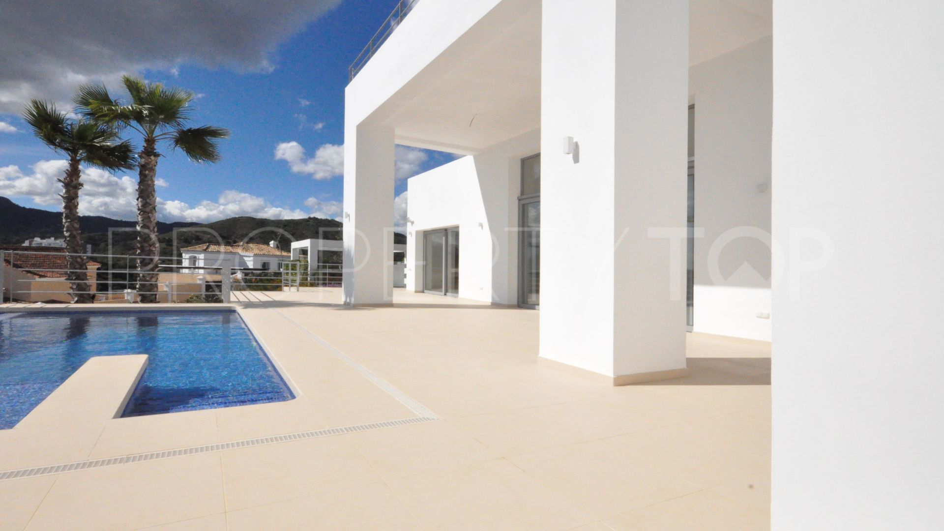 For sale Puerto del Capitan villa with 4 bedrooms