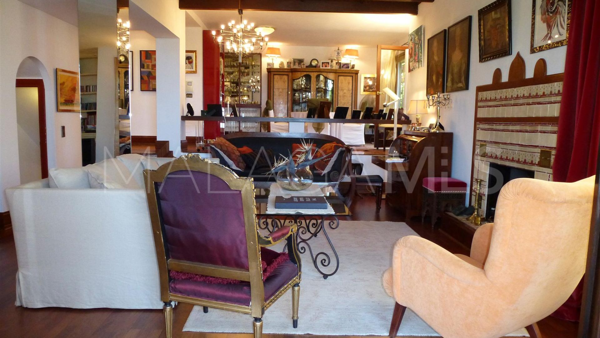 Villa for sale in Elviria