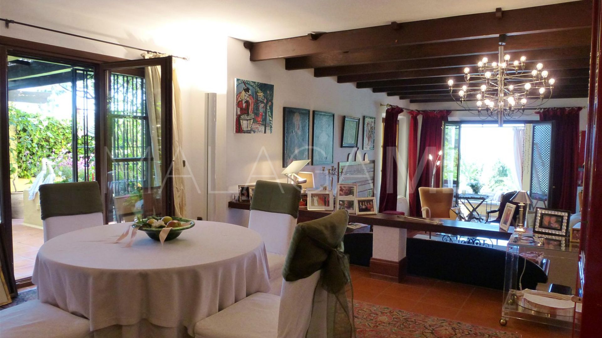 Villa for sale in Elviria