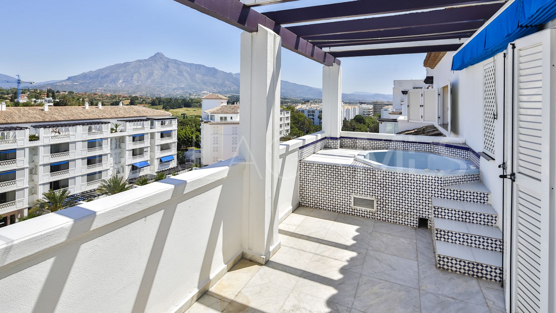 Appartement terrasse for sale in Playas del Duque