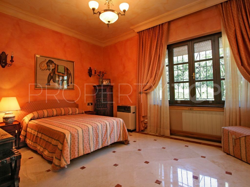 6 bedrooms Paraiso Alto villa for sale