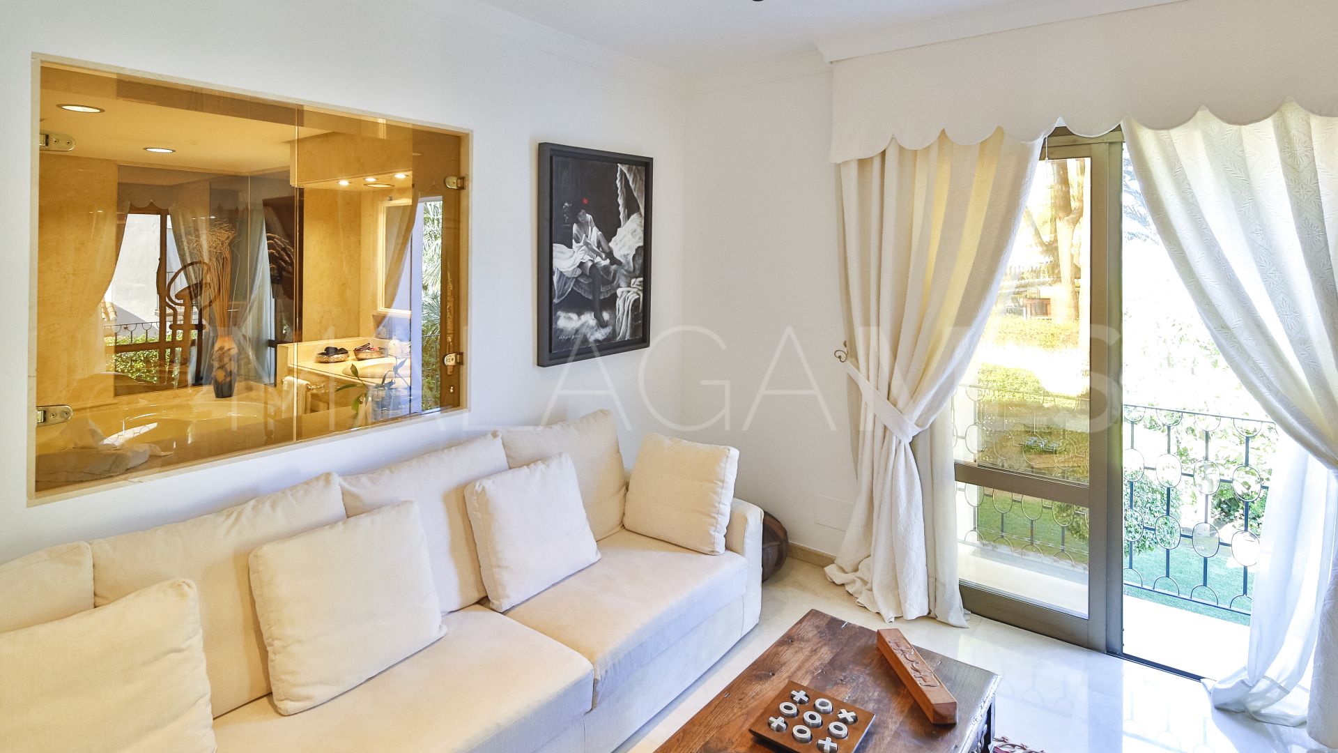 Villa for sale in Los Monteros