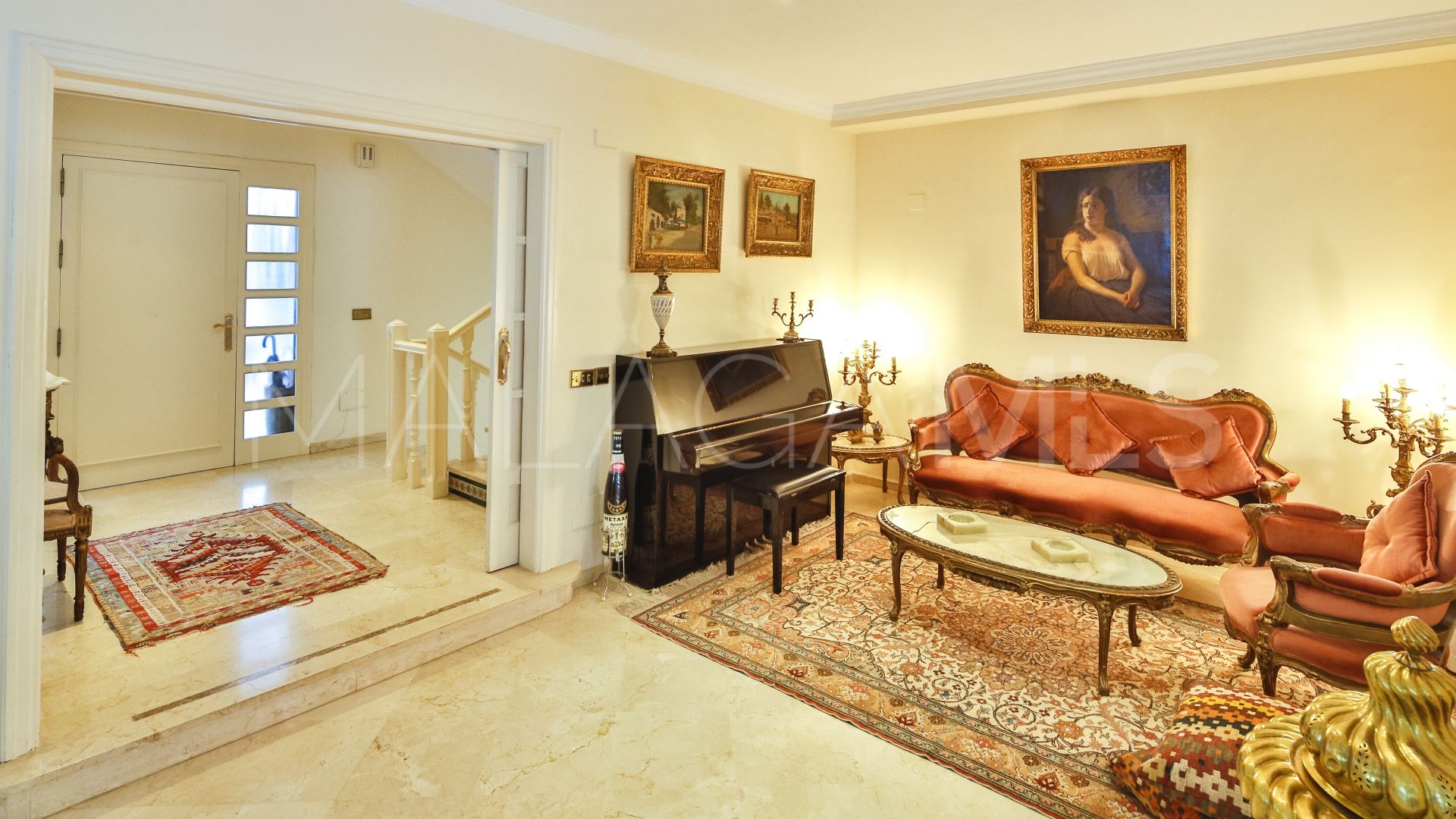 Villa for sale in Los Monteros