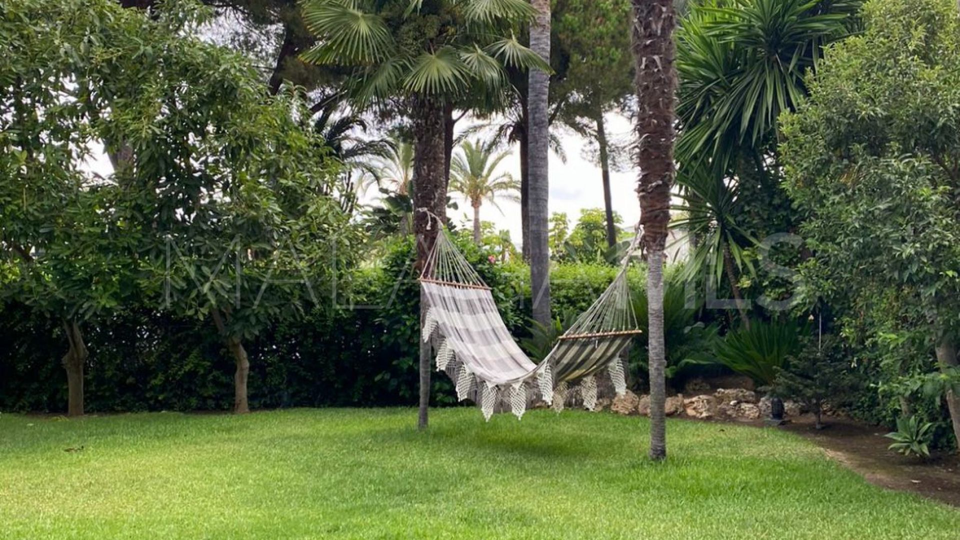 Villa for sale in Los Monteros